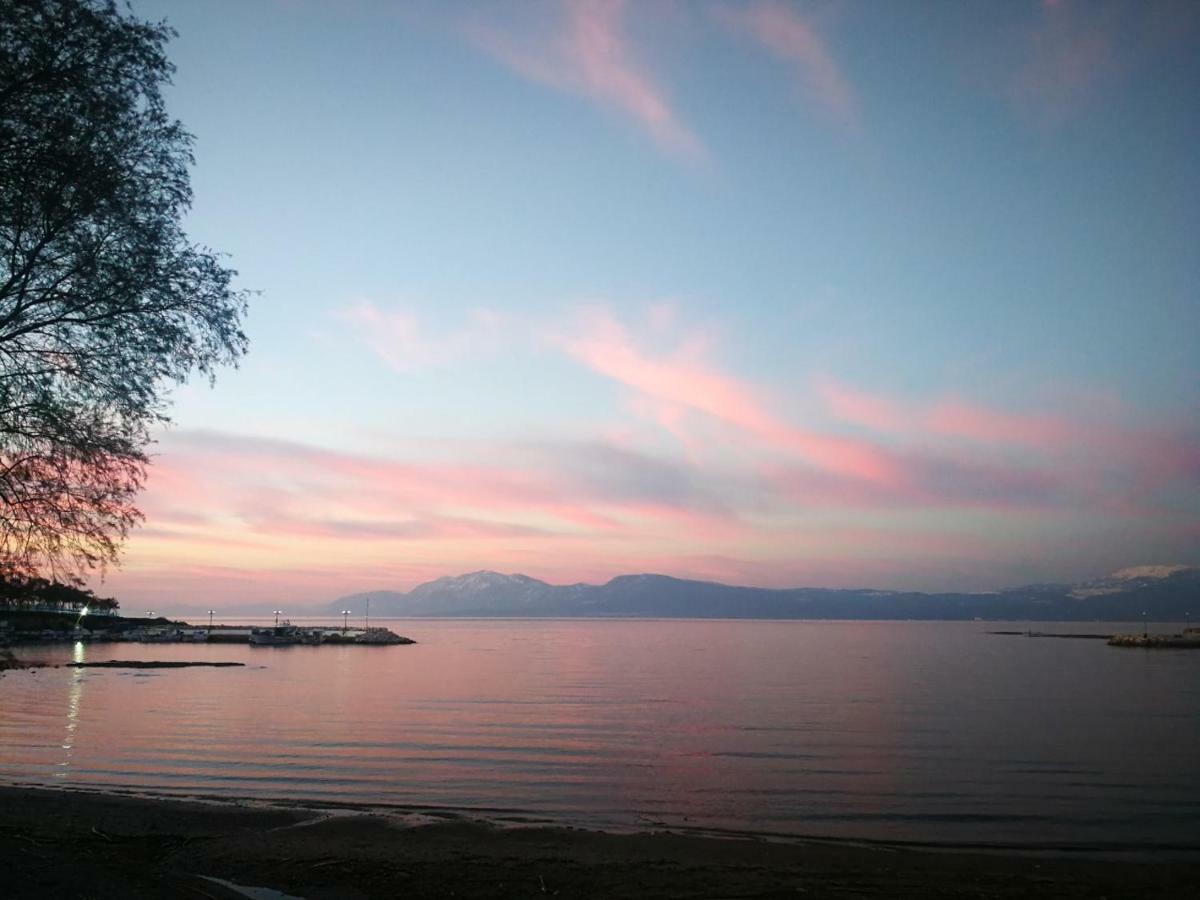 Explore Greece From Near The Sea Apartment Chalkís Extérieur photo